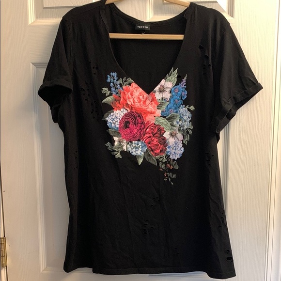Torrid Black Tee with Vibrant Floral Design with Distressing Size 2 (plus) - Picture 1 of 5